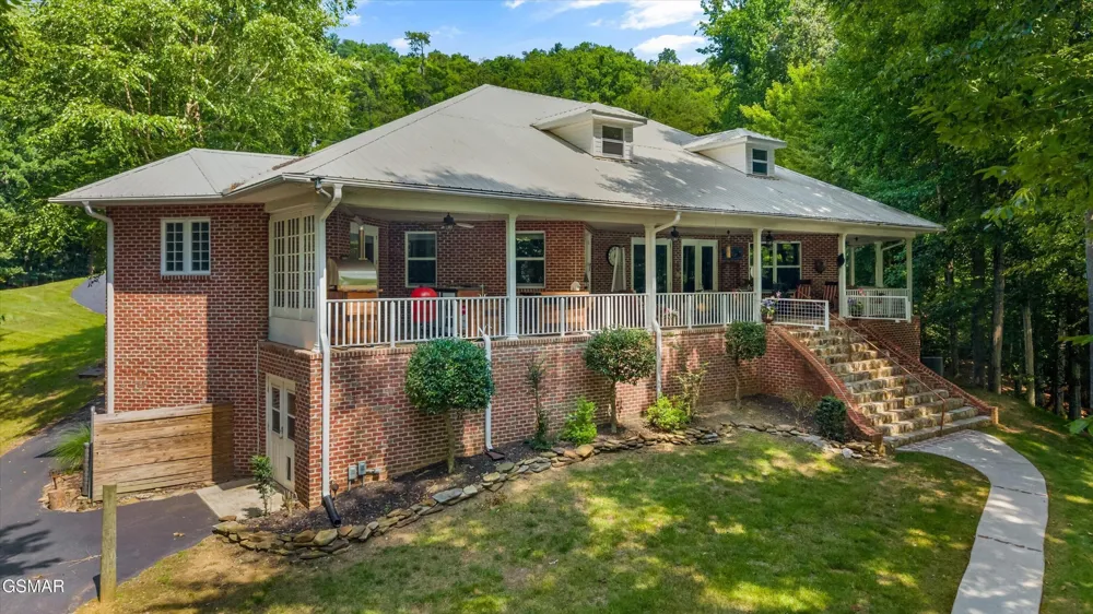 860 Black Fox Harbor Road Washburn, TN 37888