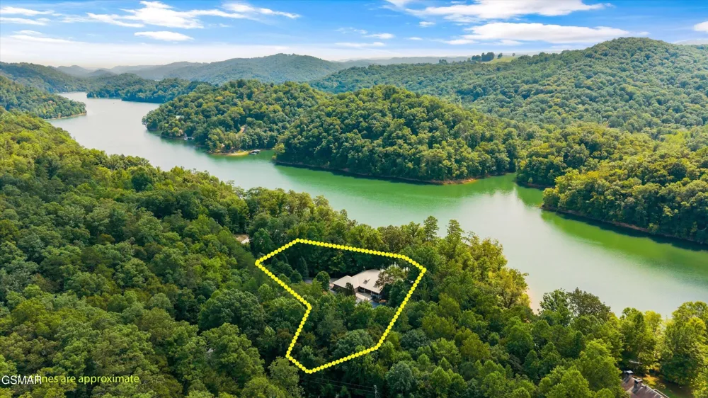 860 Black Fox Harbor Road Washburn, TN 37888