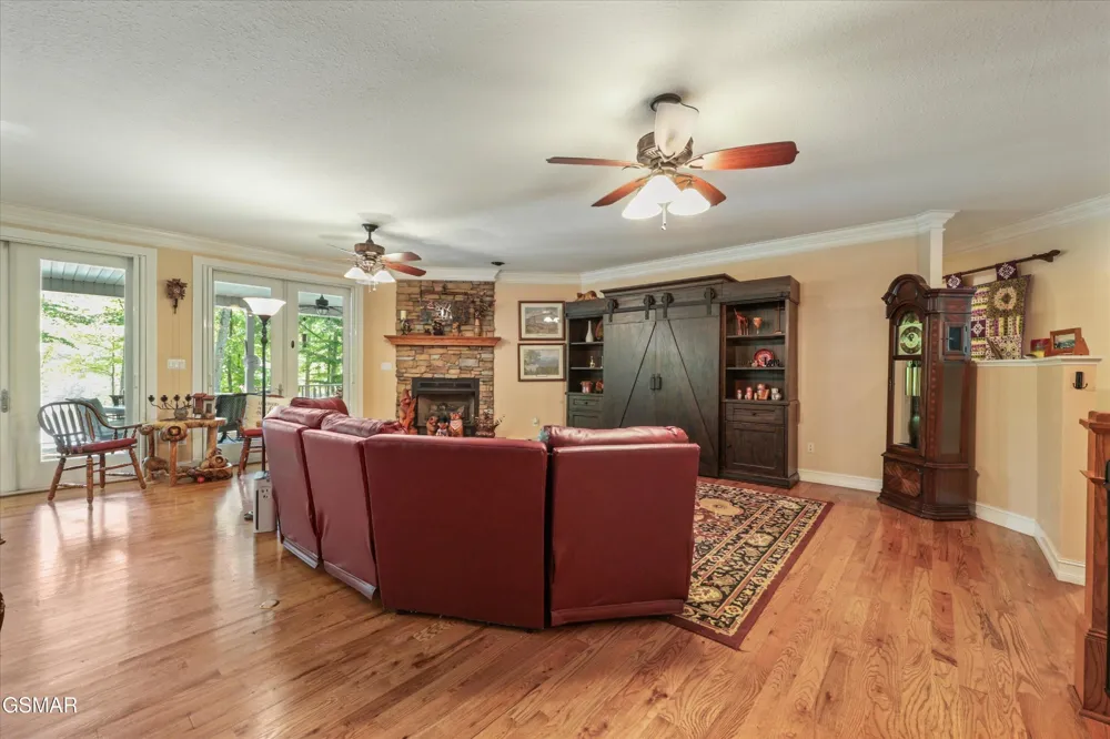 860 Black Fox Harbor Road Washburn, TN 37888