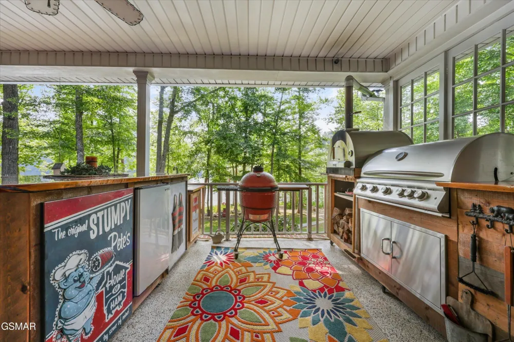 860 Black Fox Harbor Road Washburn, TN 37888