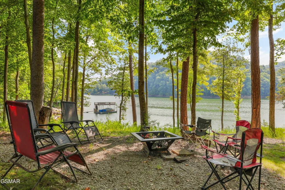 860 Black Fox Harbor Road Washburn, TN 37888
