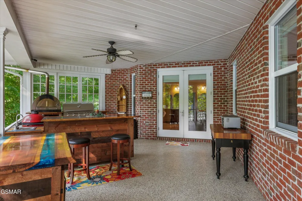 860 Black Fox Harbor Road Washburn, TN 37888