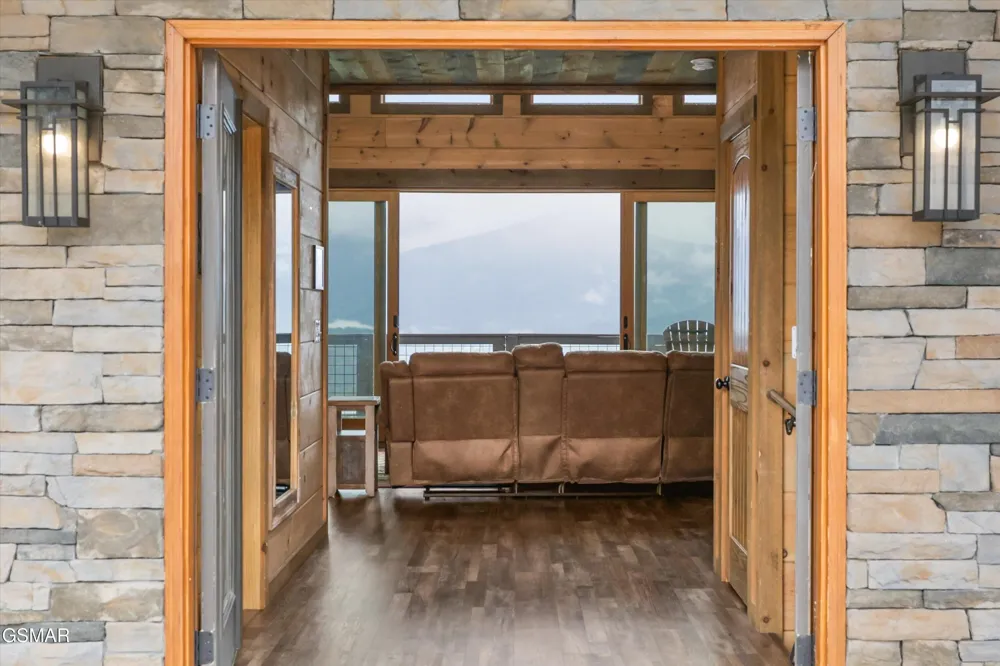 912 Piney Butt Way Gatlinburg, TN 37738