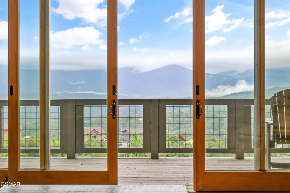 912 Piney Butt Way Gatlinburg, TN 37738