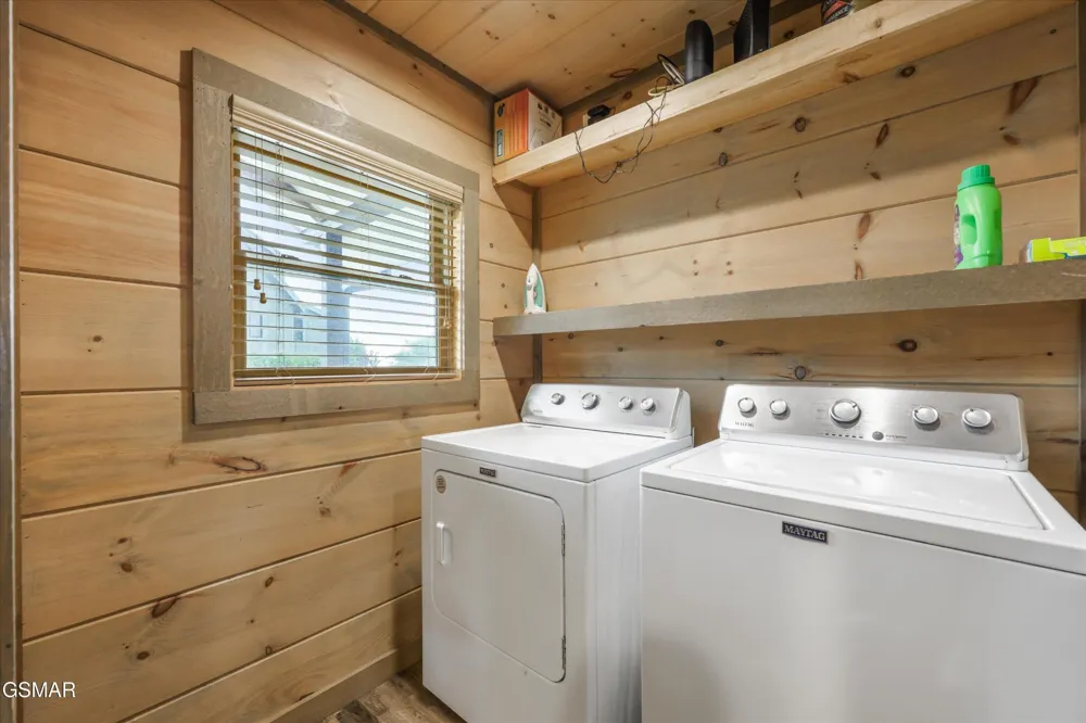 912 Piney Butt Way Gatlinburg, TN 37738