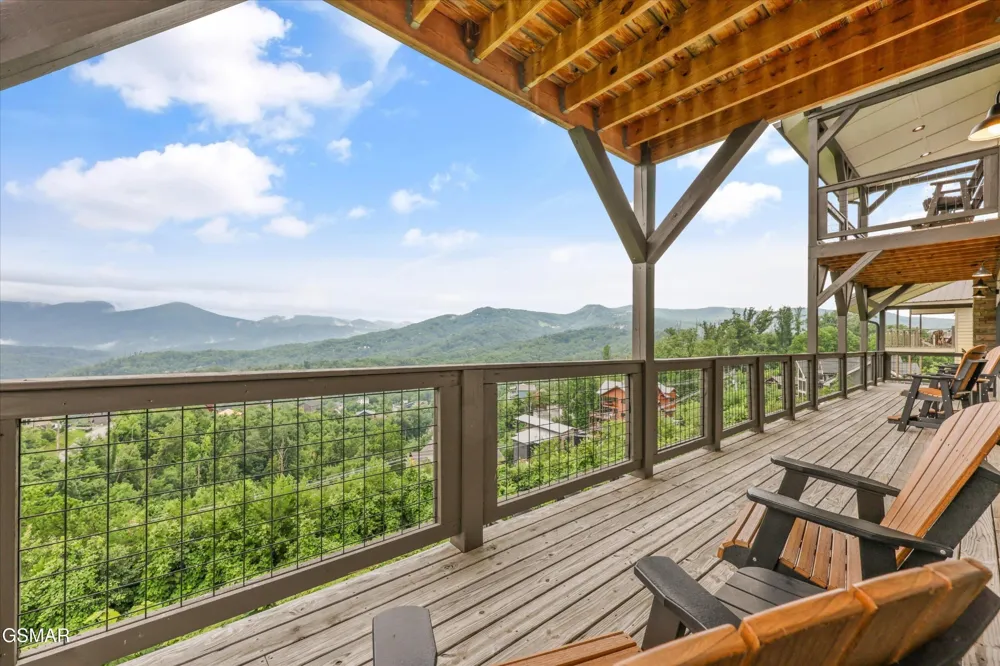 912 Piney Butt Way Gatlinburg, TN 37738