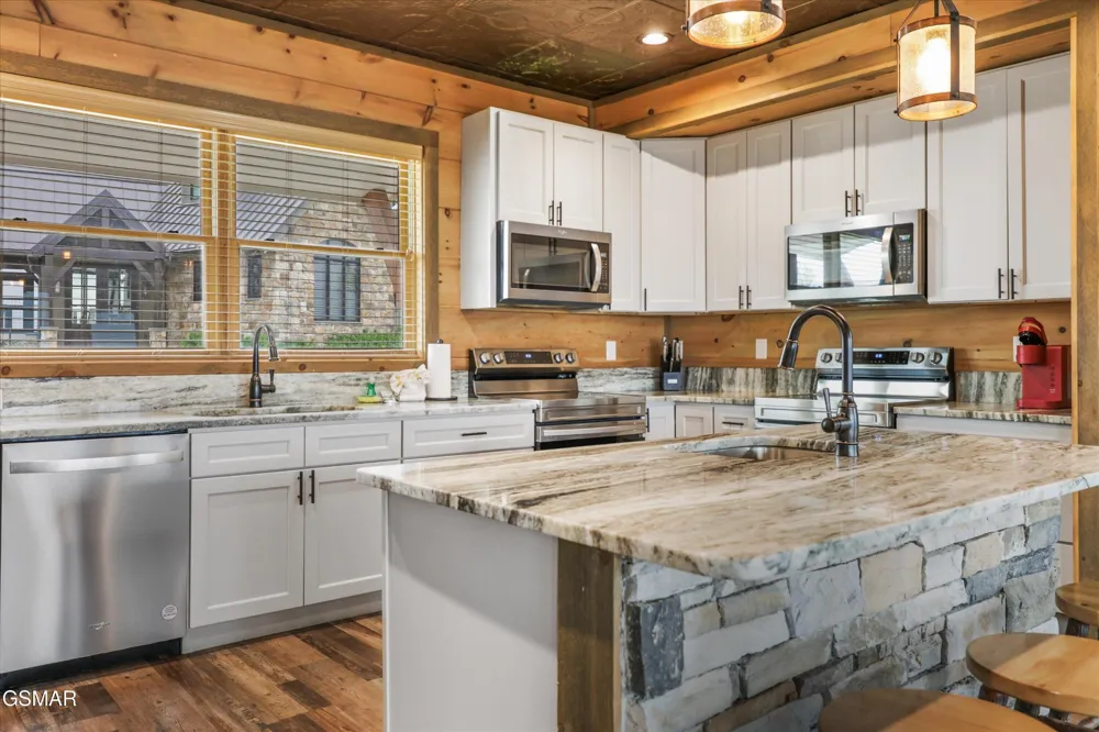 912 Piney Butt Way Gatlinburg, TN 37738