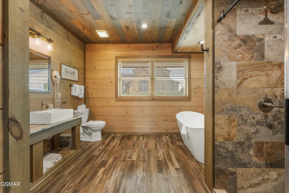 912 Piney Butt Way Gatlinburg, TN 37738