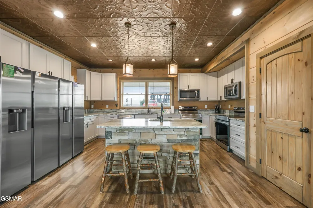 912 Piney Butt Way Gatlinburg, TN 37738