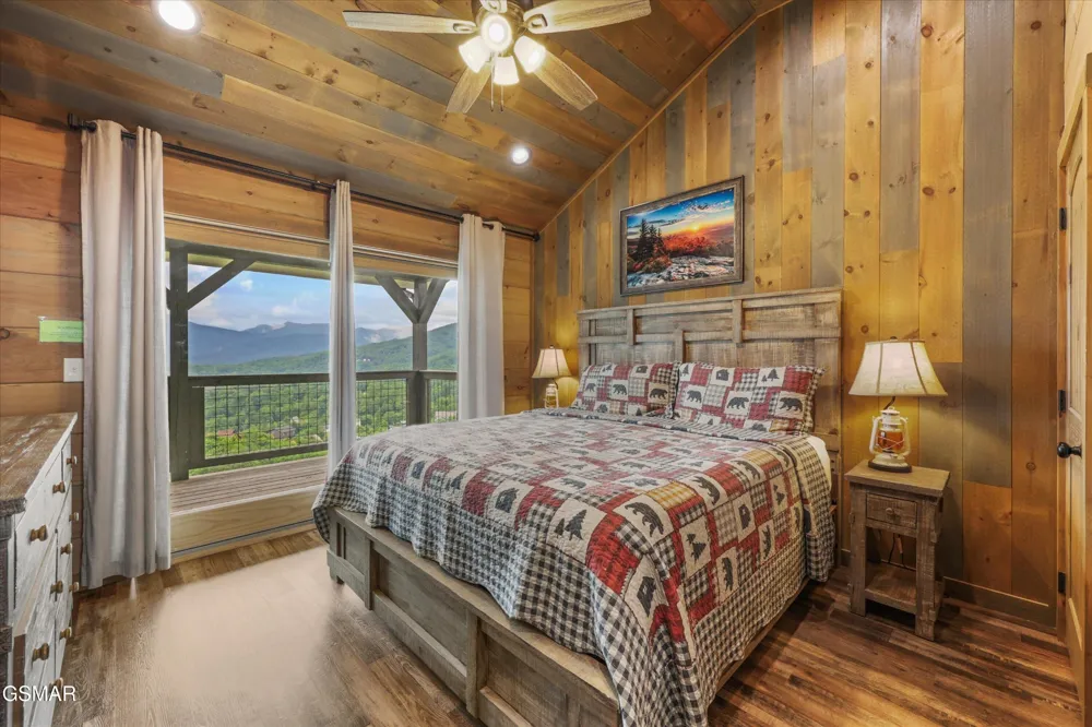 912 Piney Butt Way Gatlinburg, TN 37738