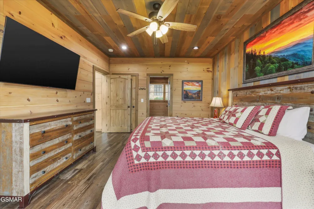 912 Piney Butt Way Gatlinburg, TN 37738