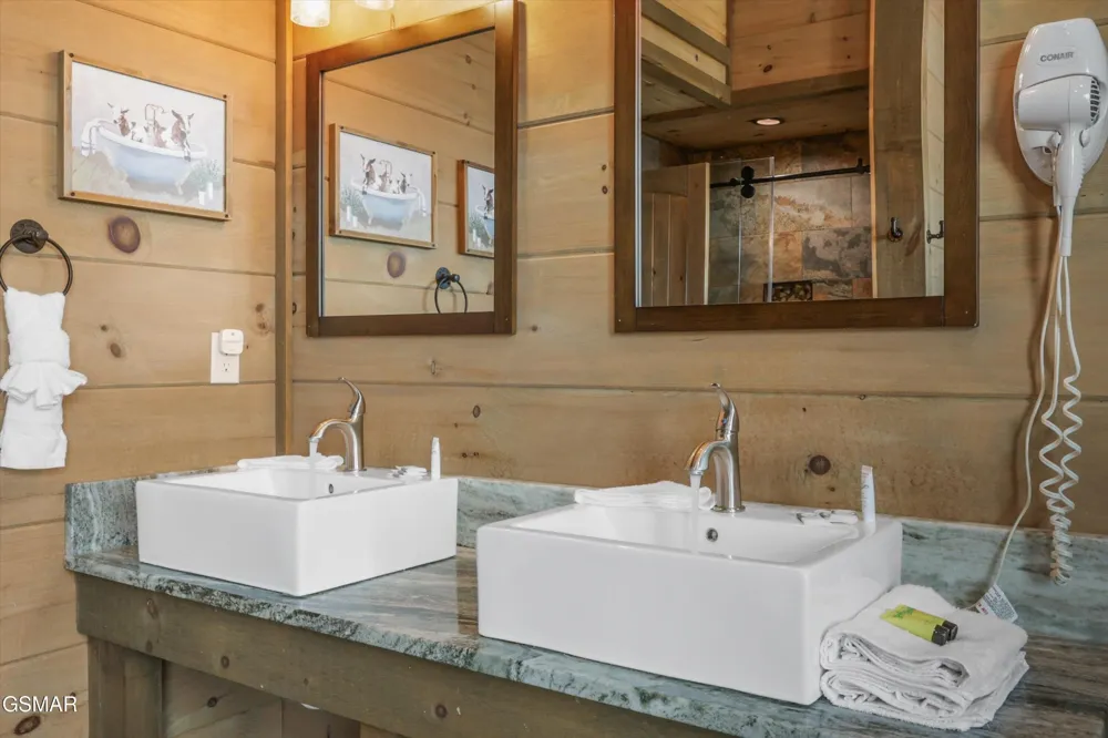 912 Piney Butt Way Gatlinburg, TN 37738