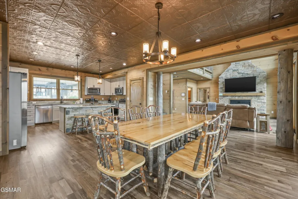 912 Piney Butt Way Gatlinburg, TN 37738
