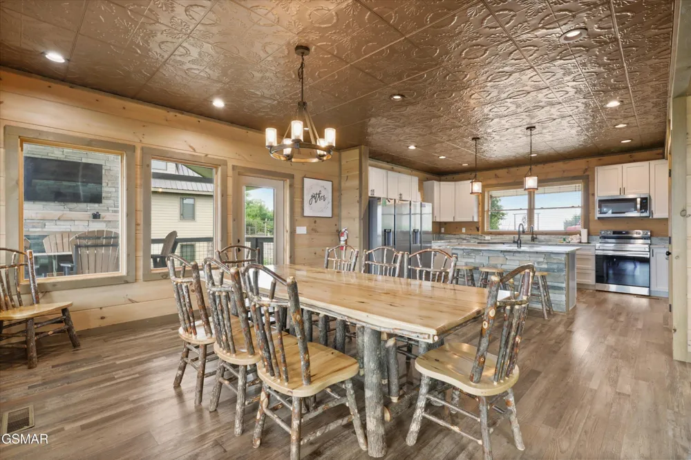 912 Piney Butt Way Gatlinburg, TN 37738