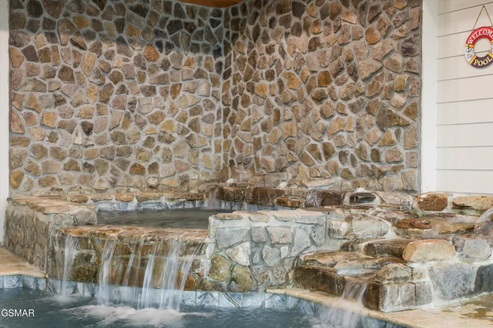912 Piney Butt Way Gatlinburg, TN 37738