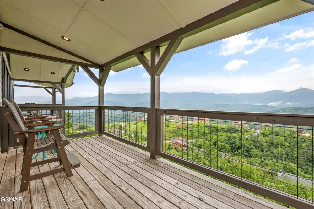 912 Piney Butt Way Gatlinburg, TN 37738