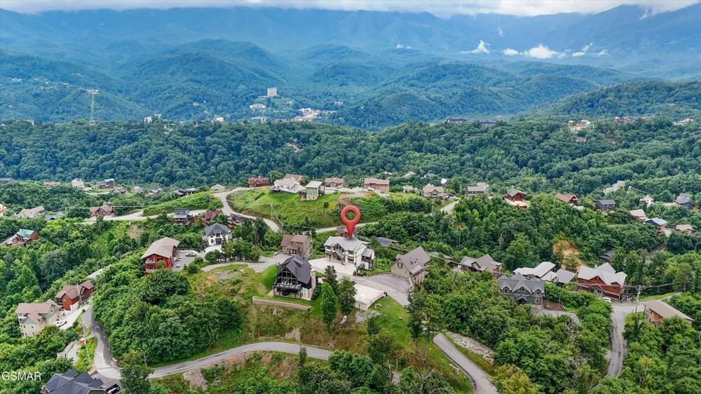 912 Piney Butt Way Gatlinburg, TN 37738