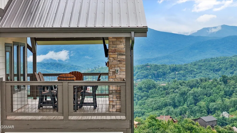 912 Piney Butt Way Gatlinburg, TN 37738