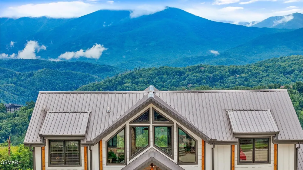 912 Piney Butt Way Gatlinburg, TN 37738