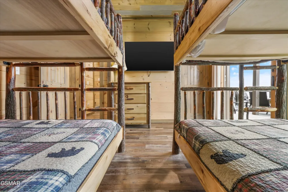 912 Piney Butt Way Gatlinburg, TN 37738