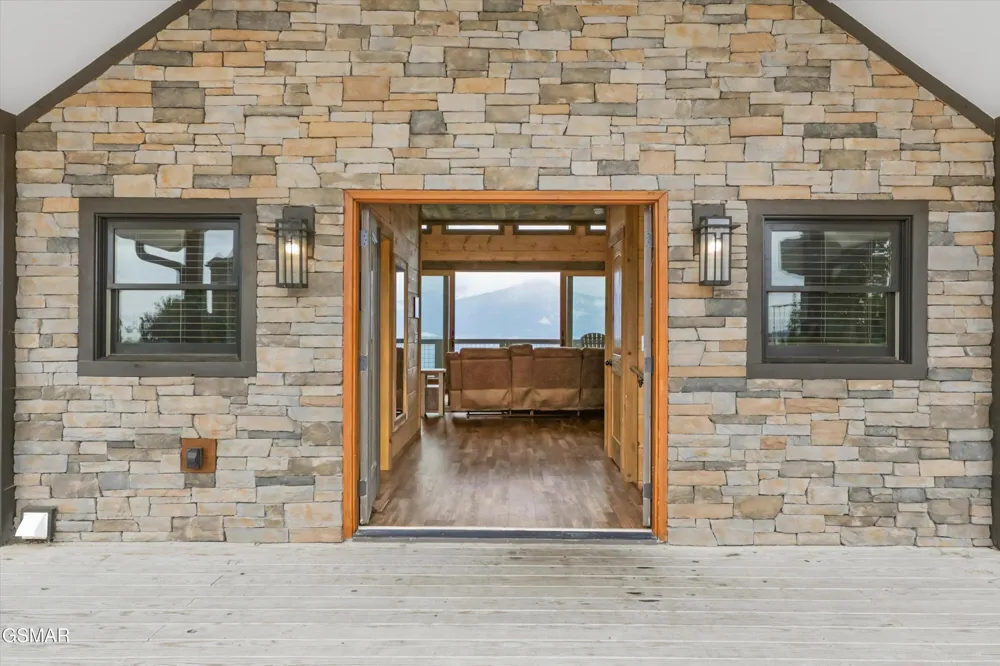 912 Piney Butt Way Gatlinburg, TN 37738