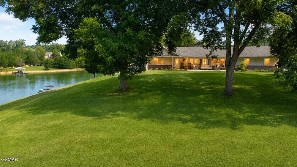 1230 Owens Lane Dandridge, TN 37725
