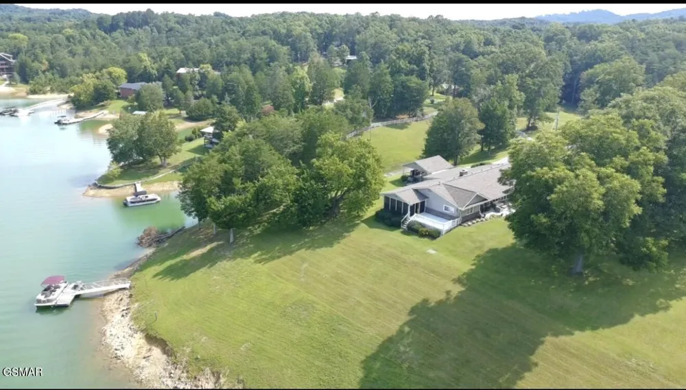 1230 Owens Lane Dandridge, TN 37725