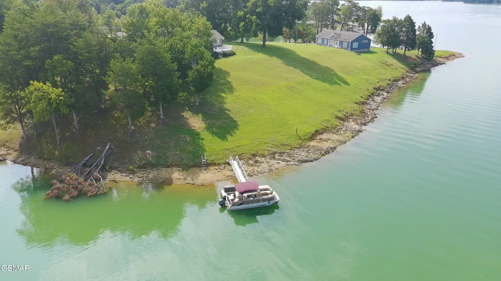 1230 Owens Lane Dandridge, TN 37725