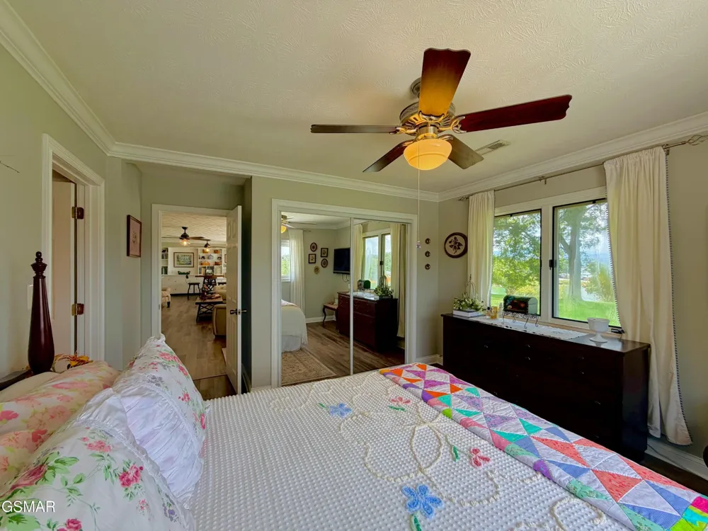 1230 Owens Lane Dandridge, TN 37725