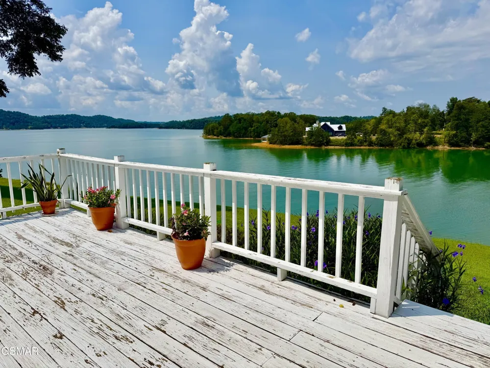 1230 Owens Lane Dandridge, TN 37725