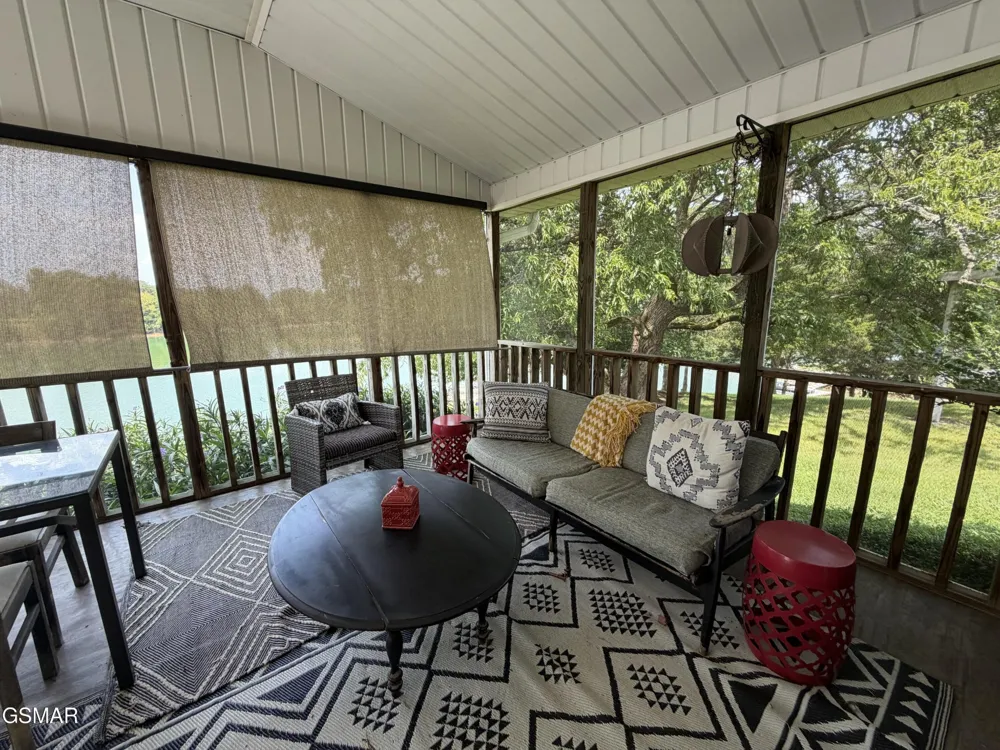 1230 Owens Lane Dandridge, TN 37725