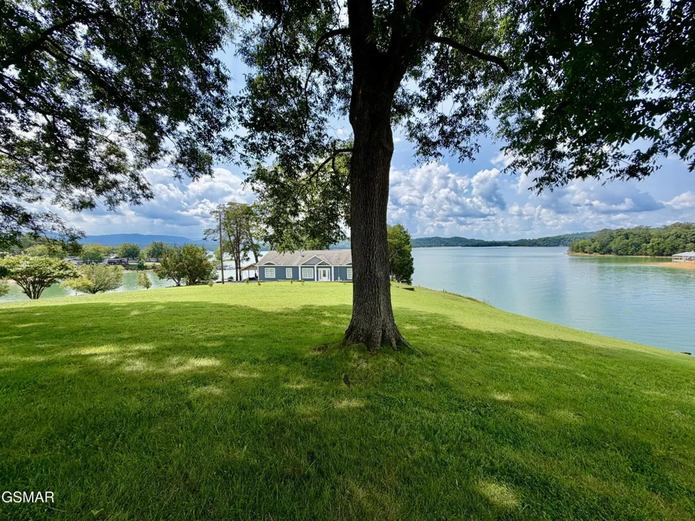 1230 Owens Lane Dandridge, TN 37725