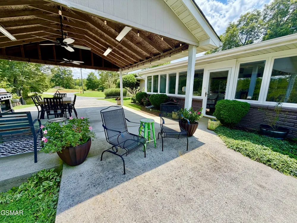 1230 Owens Lane Dandridge, TN 37725