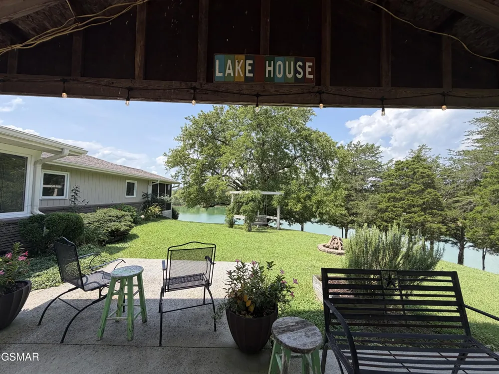 1230 Owens Lane Dandridge, TN 37725