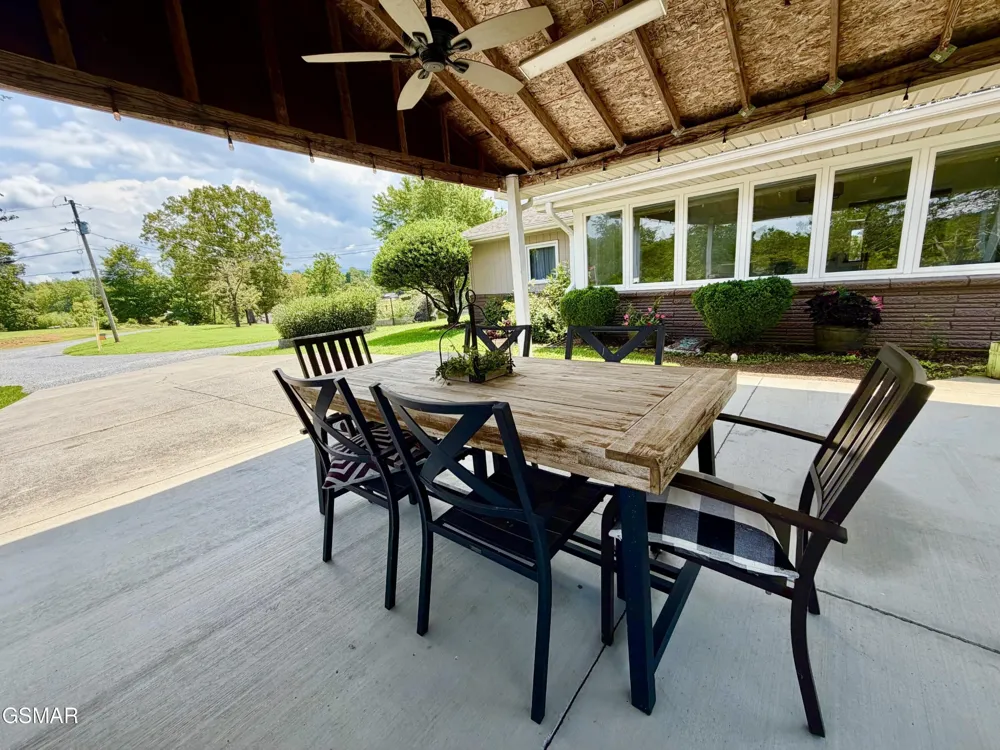1230 Owens Lane Dandridge, TN 37725