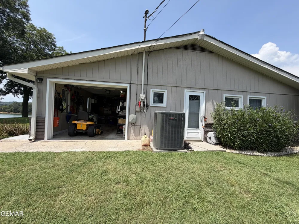 1230 Owens Lane Dandridge, TN 37725