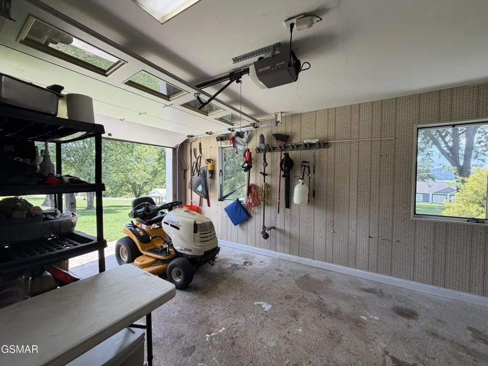 1230 Owens Lane Dandridge, TN 37725