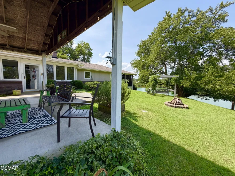 1230 Owens Lane Dandridge, TN 37725