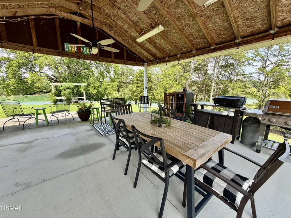 1230 Owens Lane Dandridge, TN 37725