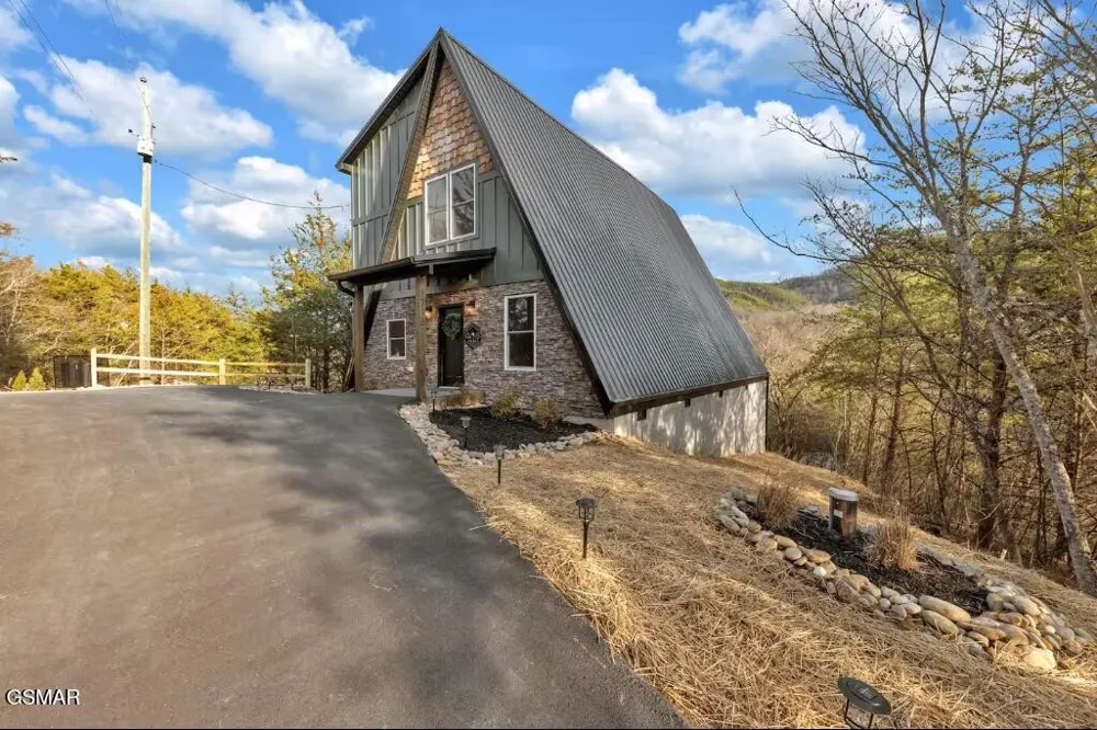 1715 Springer Road Sevierville, TN 37862