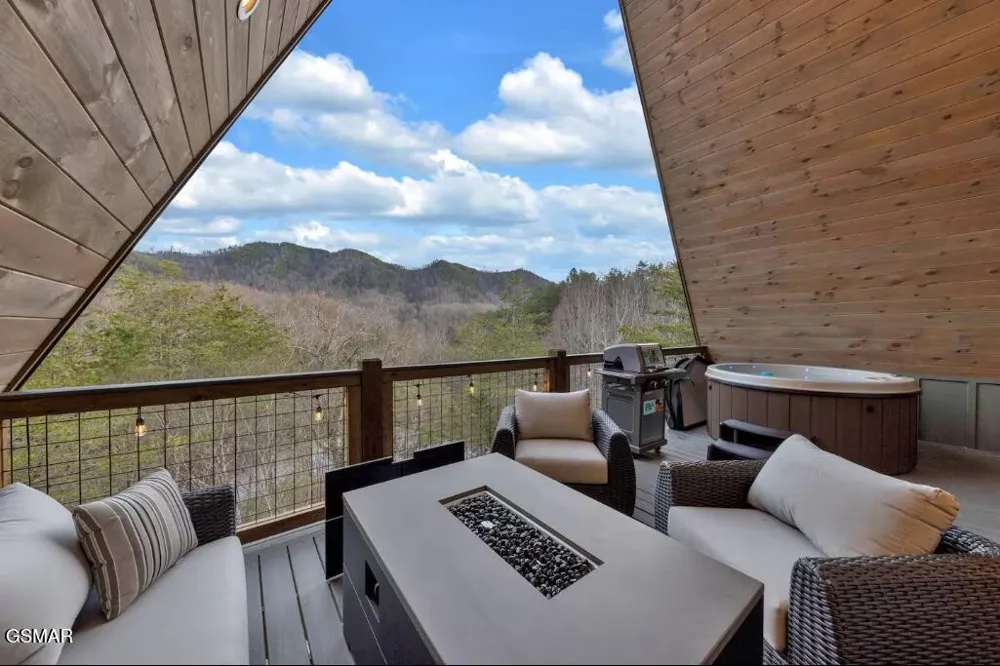 1715 Springer Road Sevierville, TN 37862