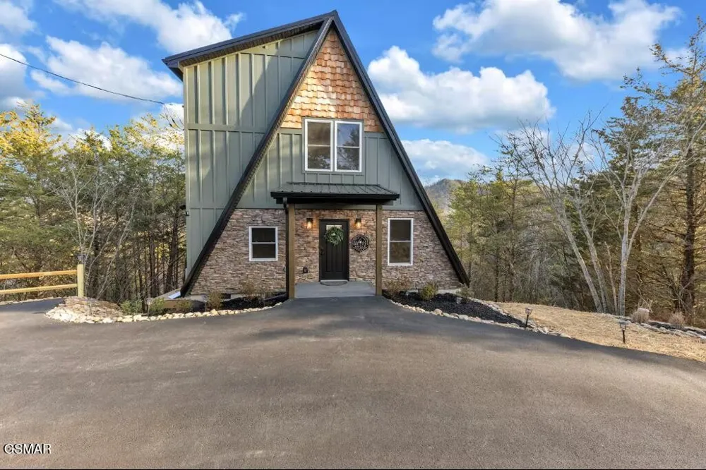 1715 Springer Road Sevierville, TN 37862