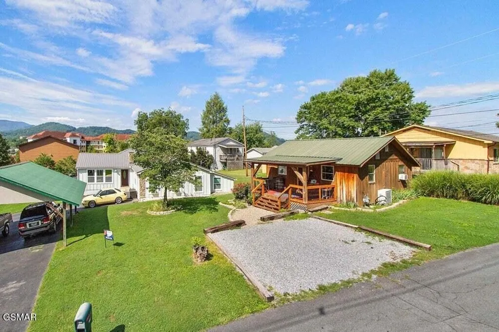 3310 Winston Street Pigeon Forge, TN 37863