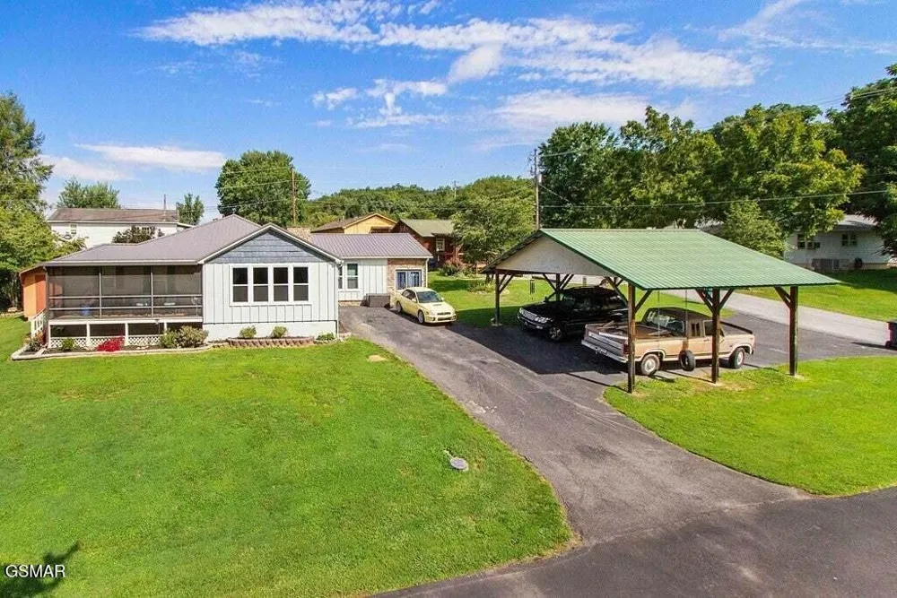 3310 Winston Street Pigeon Forge, TN 37863