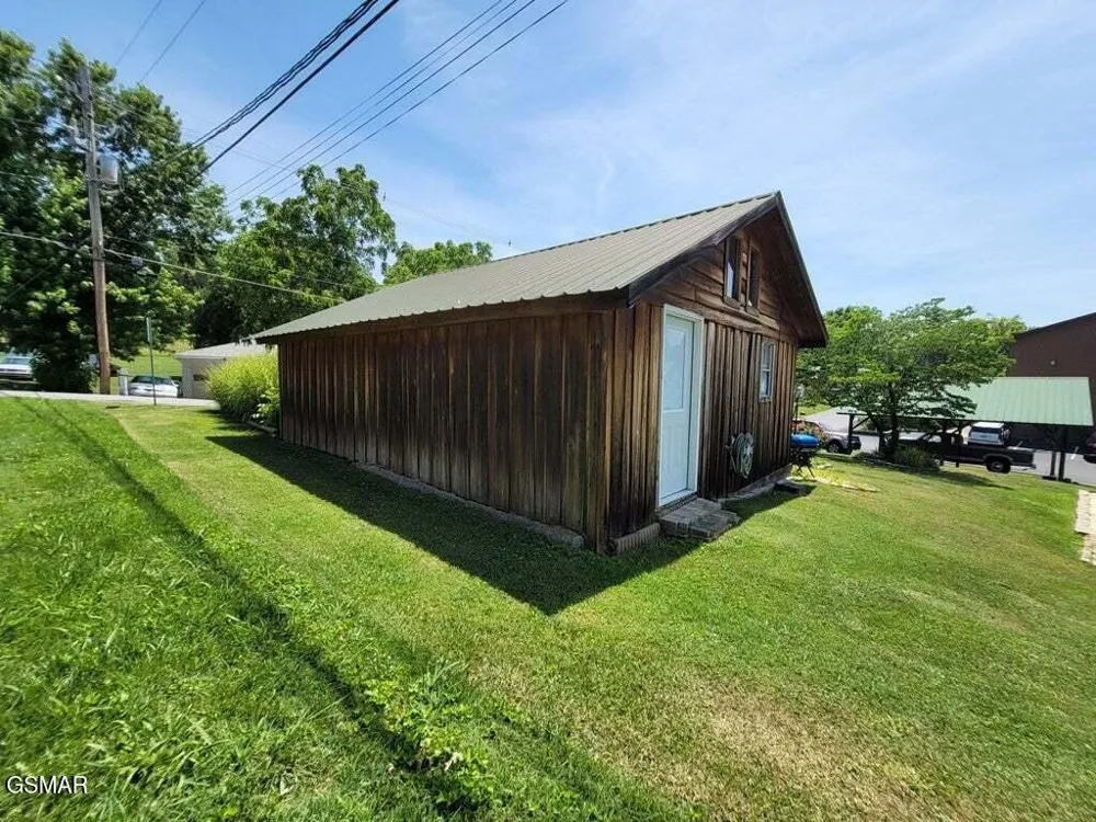 3310 Winston Street Pigeon Forge, TN 37863