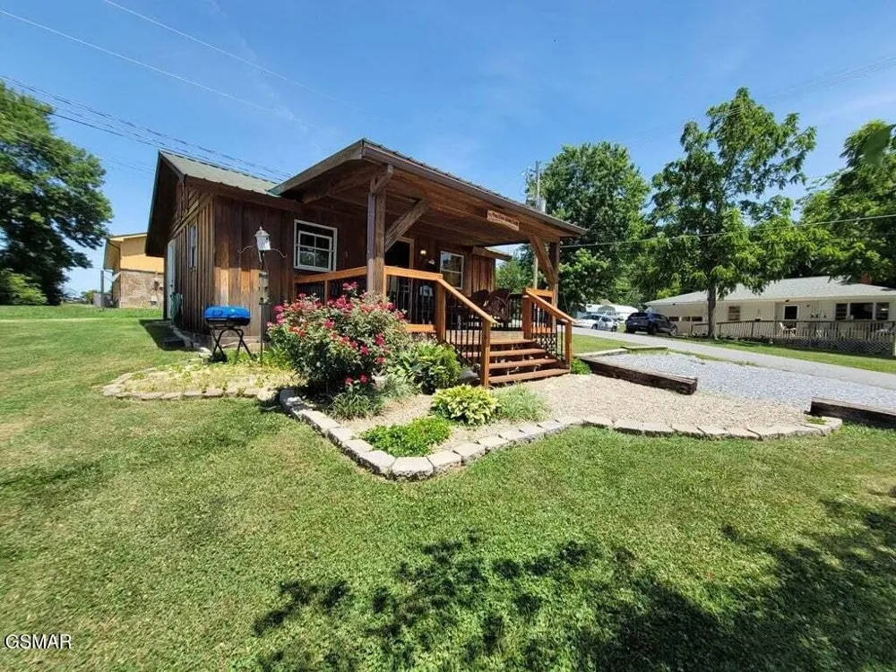 3310 Winston Street Pigeon Forge, TN 37863