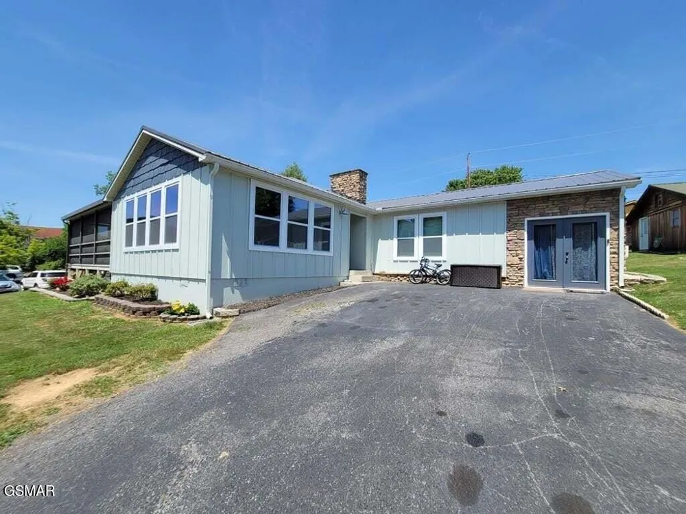 3310 Winston Street Pigeon Forge, TN 37863