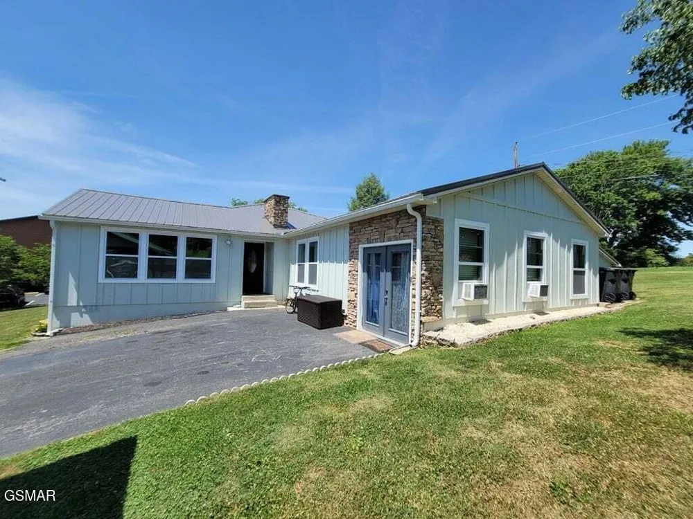 3310 Winston Street Pigeon Forge, TN 37863