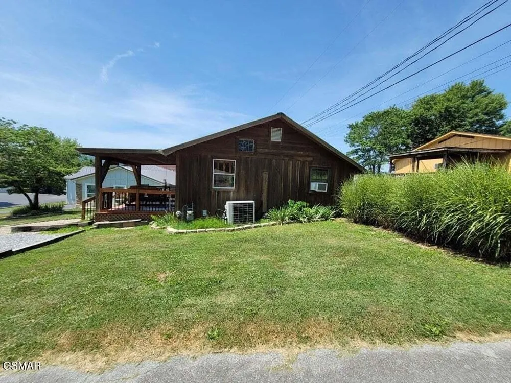3310 Winston Street Pigeon Forge, TN 37863