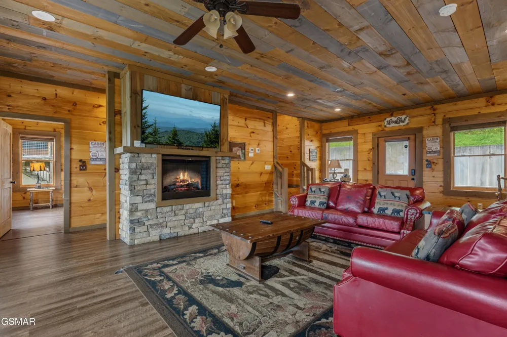 244 Stone Fence Lane Gatlinburg, TN 37738